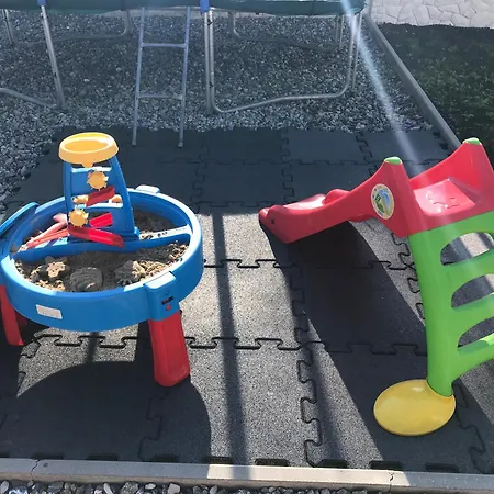 Stylovy Andrea Blizko Snowlandu 아파트 *