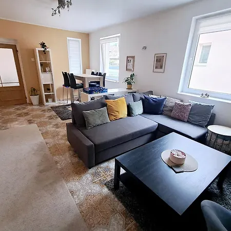 Stylovy Andrea Blizko Snowlandu